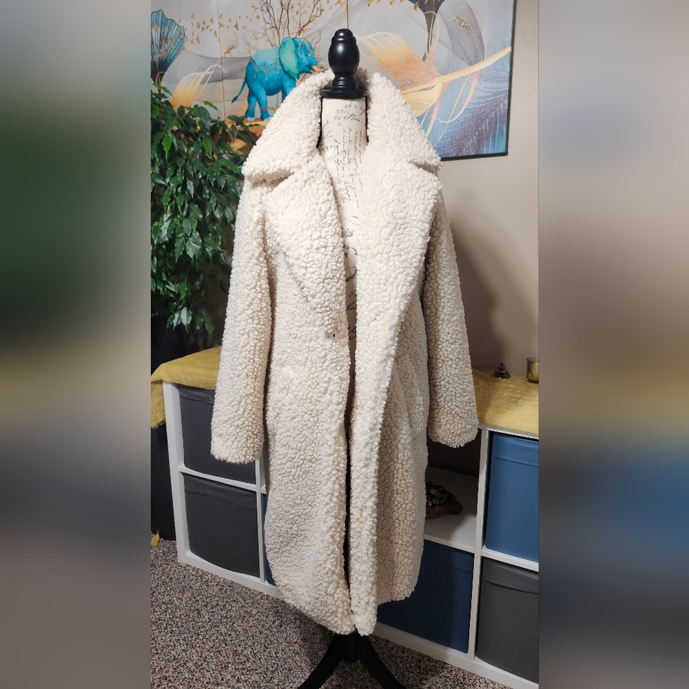 BCBGENERATION SherpaTeddy Beige Coat